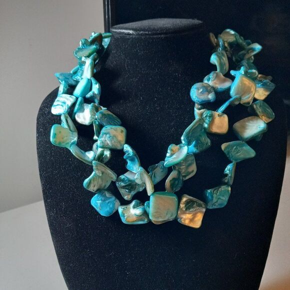 Mother of Pearl Chunky Shell Three Strand Blue Silver Tone Metal Necklace - Picture 1 of 8